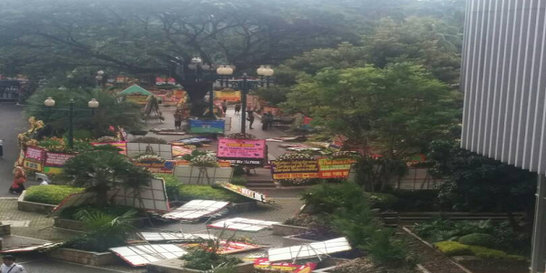 Modus Karangan Bunga di Balaikota