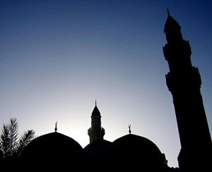 Rasul SAW Perintahkan Robohkan Masjid Dhiror dan Haramkan Sholat di Dalamnya