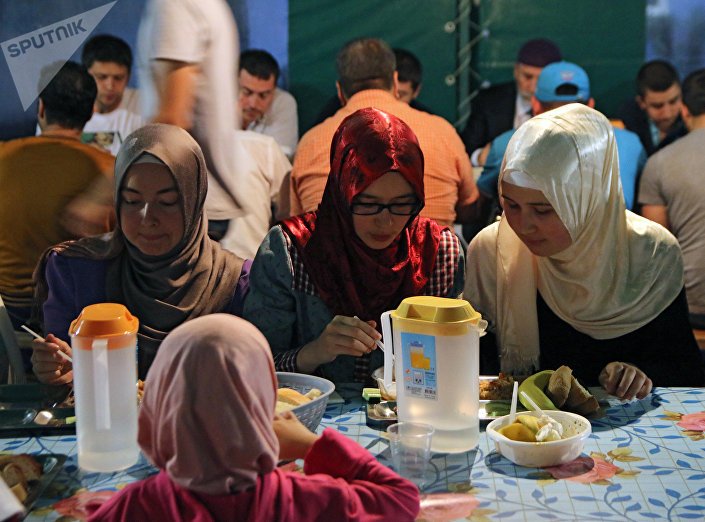 Alasan Mengapa Seorang  Muslimah Dituntut Pintar dan Menguasai Ilmu