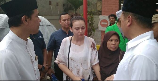Ketegaran Seorang Isteri Hermansyah