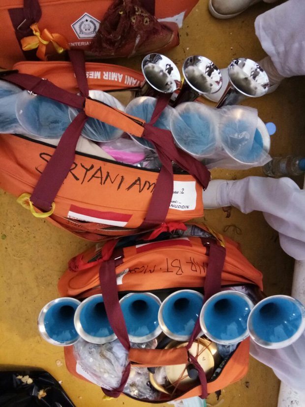 Bukan Air Zamzam, Nenek Ini Malah Bawa Klakson "Telolet" Dari Tanah Suci