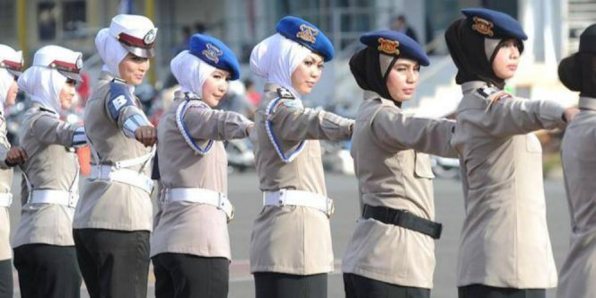 9 Negara Yang Izinkan Polwan Berhijab (Bag.I)