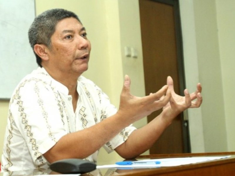 Hendrajit: Ini Penyebab Banjirnya TKA RRC ke Indonesia