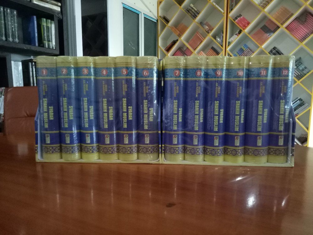 Resensi Buku : Shahih Muslim Lengkap Beserta Syarah Imam Nawawi