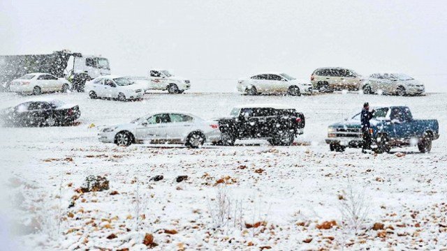 Arab Saudi Dilanda Cuaca Dingin Ekstrim, Jamaah Umrah Diminta Waspada