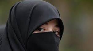 Hukum Pakai Cadar Dalam Pandangan Empat Madzhab