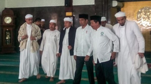 Hancurkan HP-mu Ustadz!