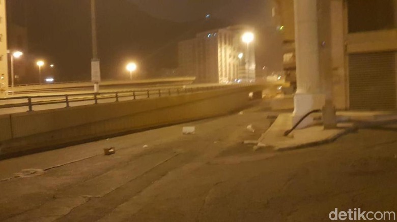 Badai Petir Hantam Makkah, Jamaah Diminta Waspada