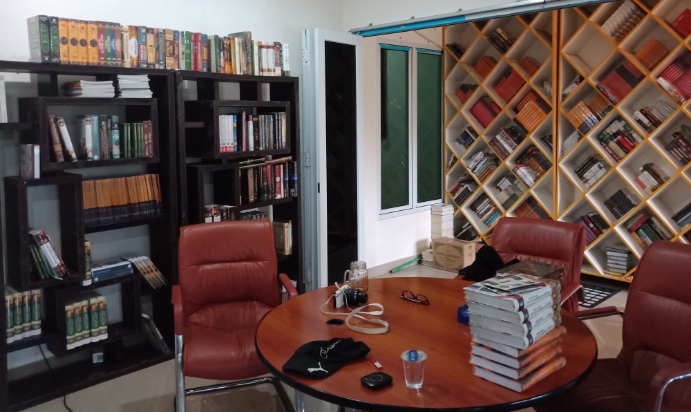 Resensi Buku : INILAH KOLEKSI BUKU BUKU Plasa Eramuslim