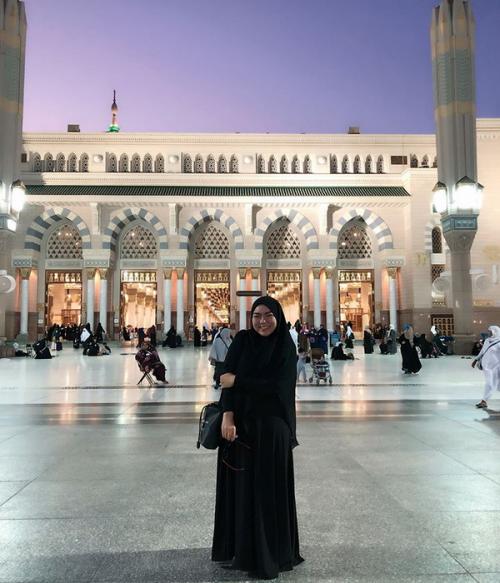 Jadi Mualaf, Hidup Angel Terasa Lebih Mudah!