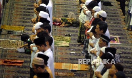 Beberapa Tanda Orang yang Diterima Shalatnya
