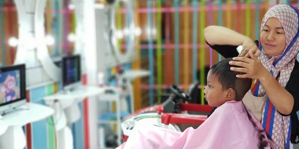 Jangan Tunda Cukur Rambut Anakmu...
