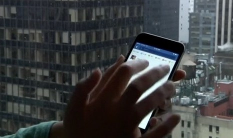 Pakai Ponsel Di Atas Jam 7 Malam Sebabkan Gangguan Tidur Pada Anak