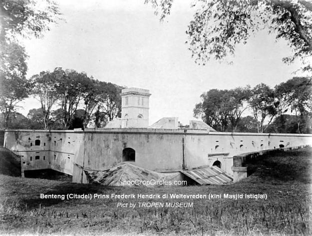 Benteng (Citadel) Prins Frederik Hendrik di Weltevreden (kini Masjid Istiqlal) (Pict by TROPEN MUSEUM)