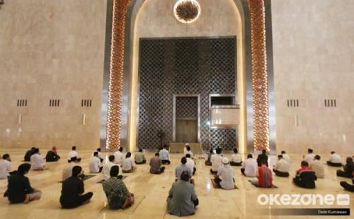 Rasulullah Ibaratkan Ada Pencuri dalam Shalat, Siapa Mereka?