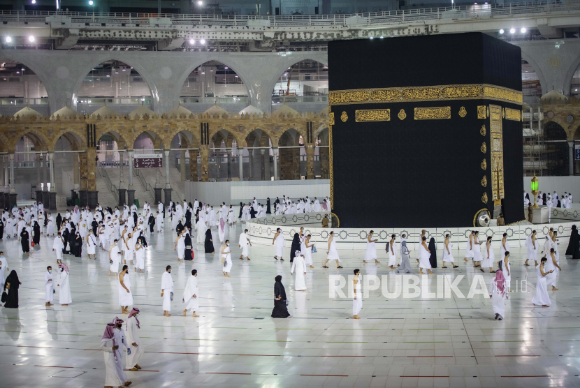 Arab Saudi Umumkan Memulai Umroh dengan Kapasitas 75 Persen