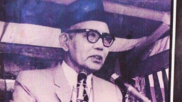 M. Natsir: "Islam Beribadah Dibiarkan, Islam Berekonomi Diawasi, Islam Berpolitik Dicabut Seakar-akarnya”.