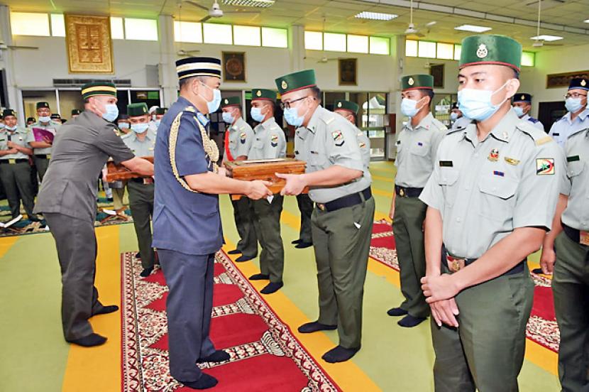 Disaksikan Para Komandan, 13 Prajurit Jadi Mualaf