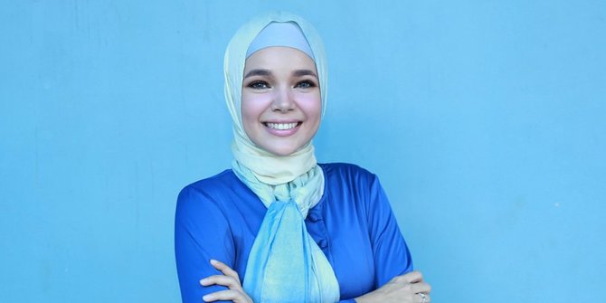 Kisah Ayah Dewi Sandra Mualaf, Awalnya Kristen & Sempat Tak Percaya Agama