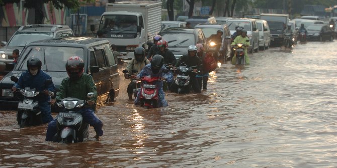 Banjir Jakarta Kian Parah, Adhie Massardi: Salah Cuaca atau Ulah Manusia?
