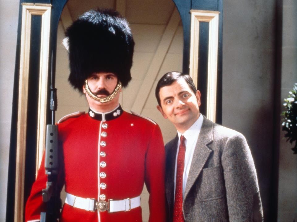 Ini Alasan Kenapa Tentara Penjaga Ratu Inggris Menggunakan Topi Tinggi