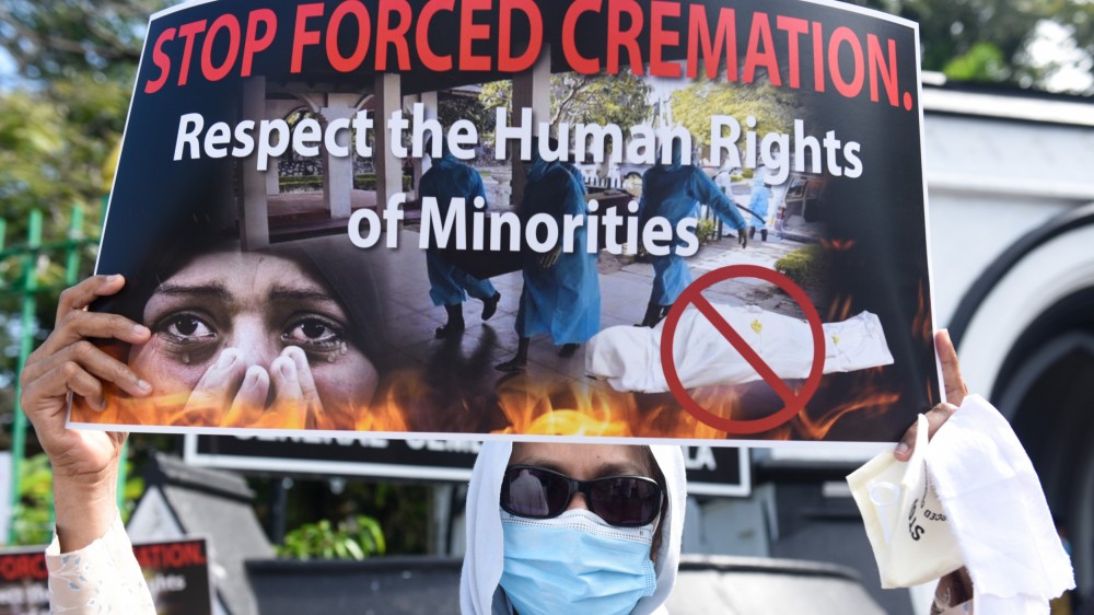 Muslim Srilangka Tuntut Penghentian Kremasi Paksa Korban Covid-19 Oleh Pemerintah