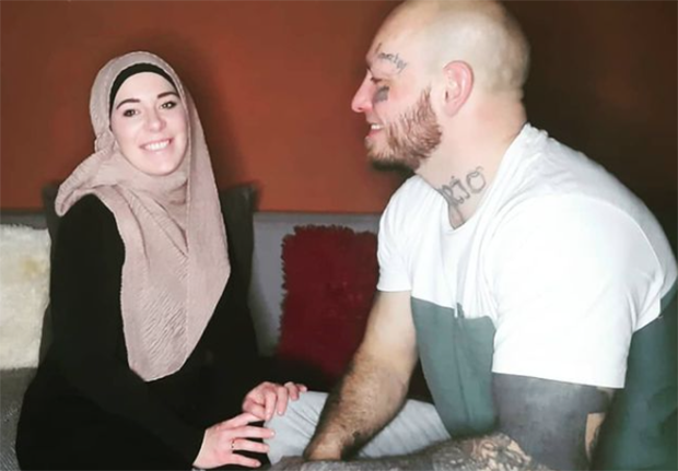 Curhat Istri Wilhelm Ott, Dipecat dari Pekerjaan karena Pakai Jilbab