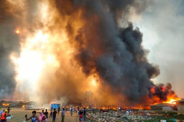 Kebakaran Besar Hancurkan Kamp Pengungsi Muslim Rohingya di Bagladesh