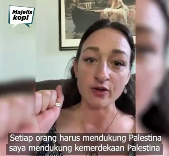 wanita yahudi ini menangis dukung palestina