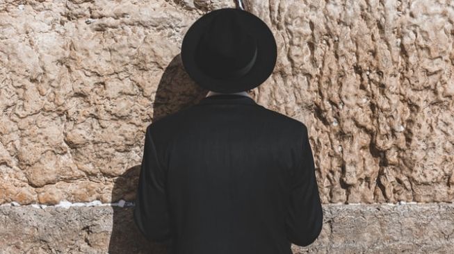 Rabi Yahudi Bongkar Rencana Israel: Pola Zionis Sama Selama 70 Tahun