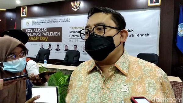 Fakta-fakta Fadli Zon Terpapar COVID-19 Usai Divaksin 2 Kali