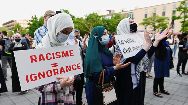 Perangi Islamopobia, Puluhan Wanita Nonmuslim Kanada Kenakan Hijab