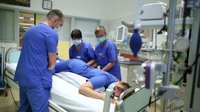 Teknik Proning Lagi Viral, Cara Alternatif Atasi Turunnya Saturasi Oksigen