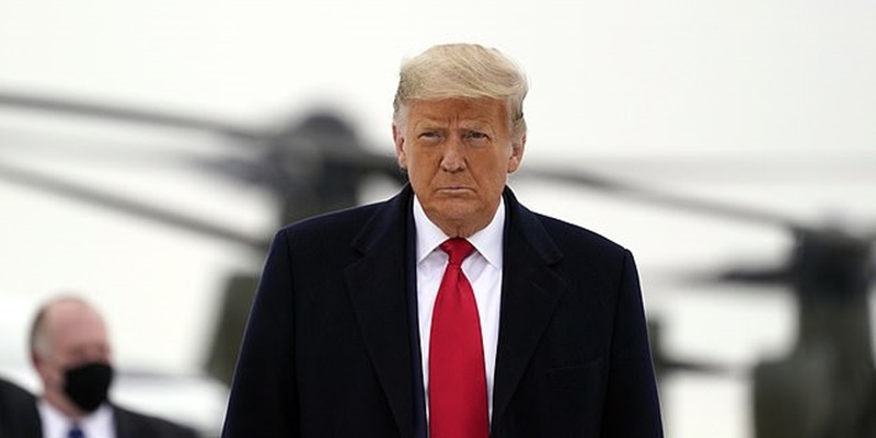 Donald Trump Dengar Azan di Acara Pelantikannya, Ekspresinya Jadi Sorotan