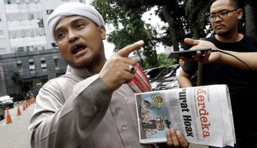 Ramai Baliho Tokoh Politik, Novel PA 212: Giliran Baliho Habib Rizieq Dicopotin 