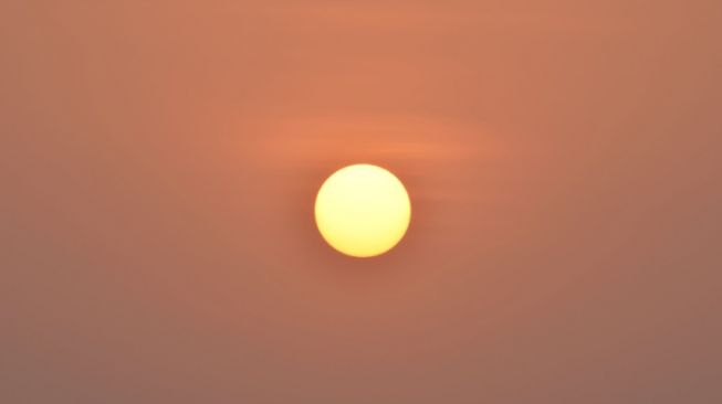 Mau Lihat Matahari Terbit dari Barat ? Di Sini Tempatnya