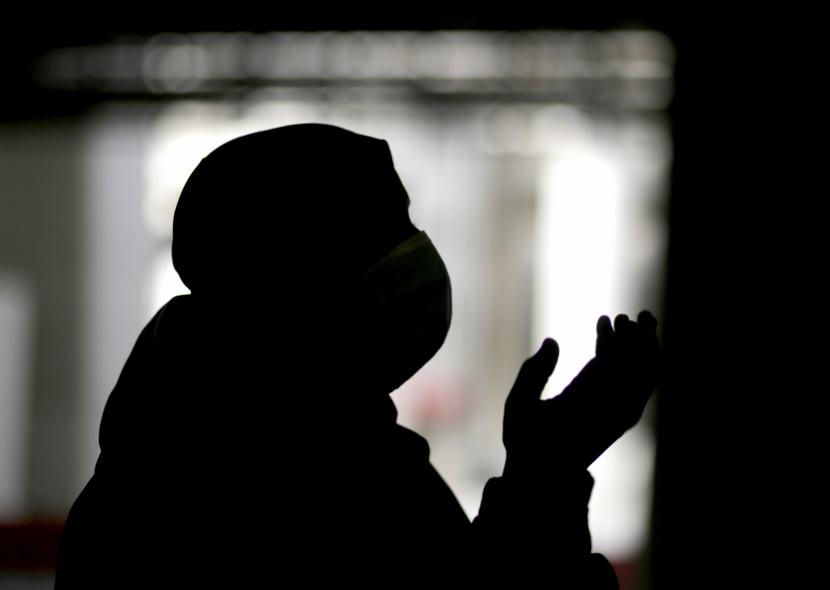 Mengapa Orang Zalim Terkadang Masih Sukses di Dunia?