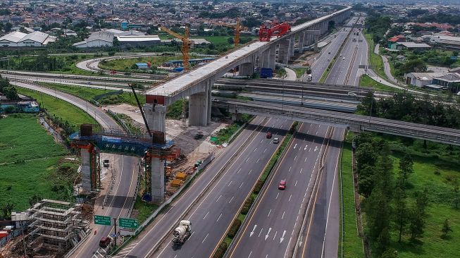 Janji Jokowi Diralat, Kini Restui Proyek Kereta Cepat Jakarta-Bandung Pakai Dana APBN