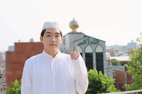 5 Artis Korea Ini Bangga Memeluk Islam, Bawa Pesan Damai lewat Medsos