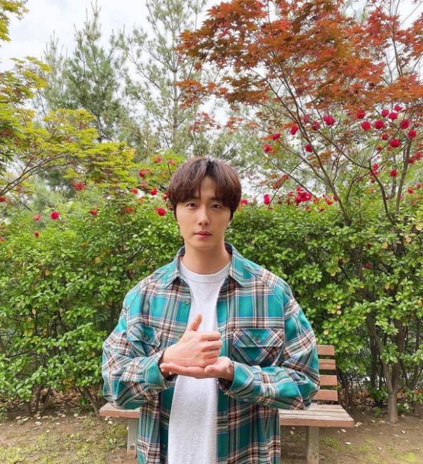 5 Artis Korea Ini Bangga Memeluk Islam, Bawa Pesan Damai lewat Medsos