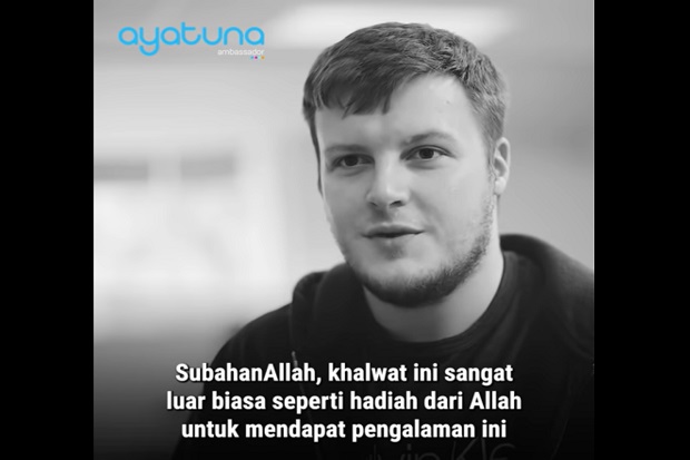 Pria Ini Jadi Mualaf Usai Merinding Melihat Orang Sholat