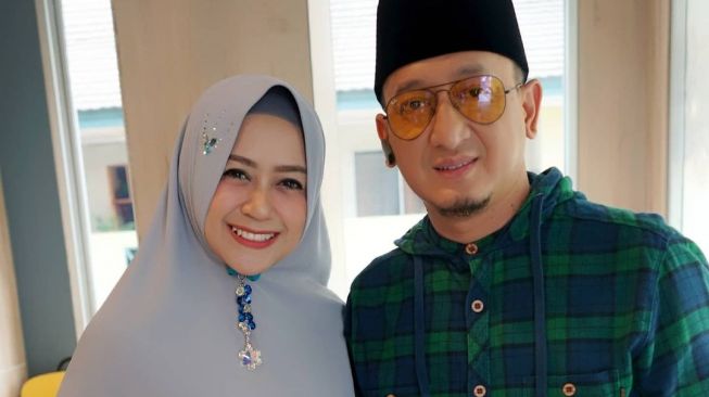 Ustaz Zacky Mirza Kecelakaan, Istri Menangis Berharap Baik-Baik Saja