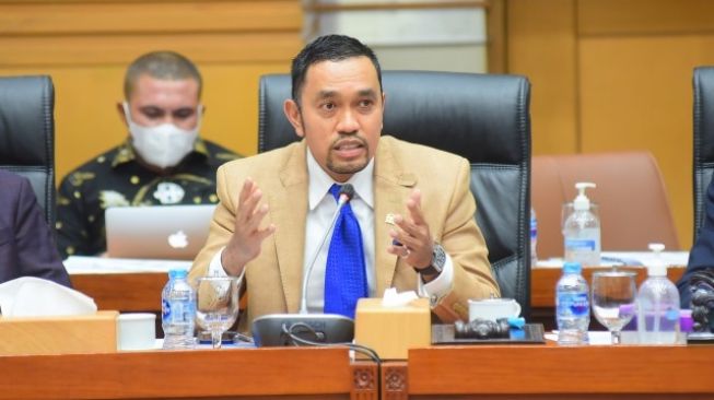 PSI Desak Ahmad Sahroni Mundur Dari Formula E, Nasdem: Terlalu Lancang!