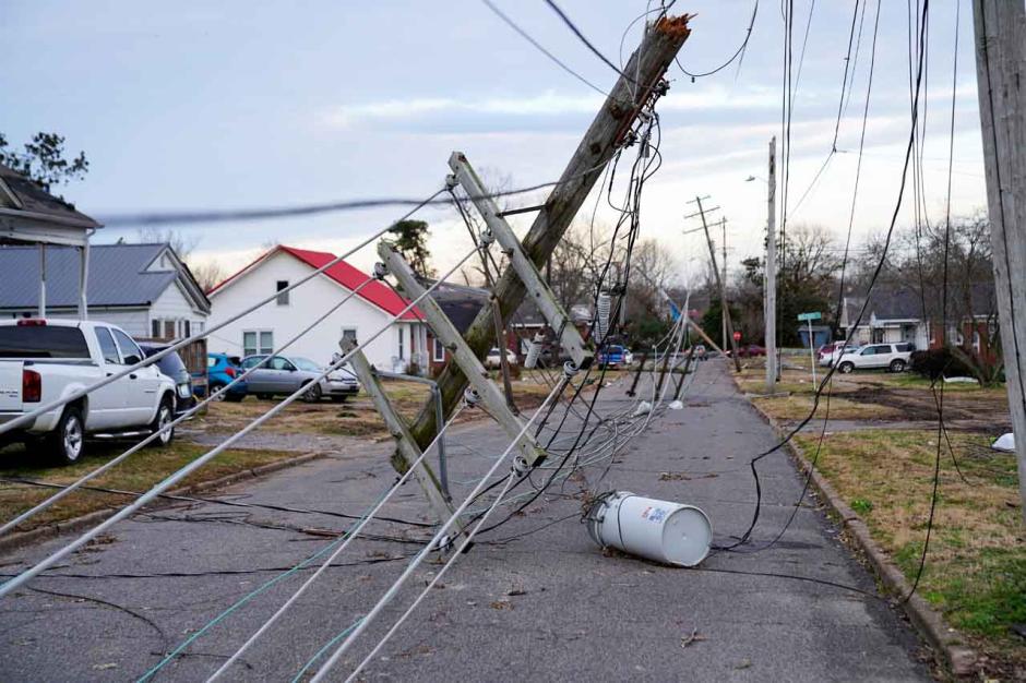 Mengerikan, Begini Dampak Bencana Tornado di Kentucky yang Menewaskan Lebih dari 70 Orang-2