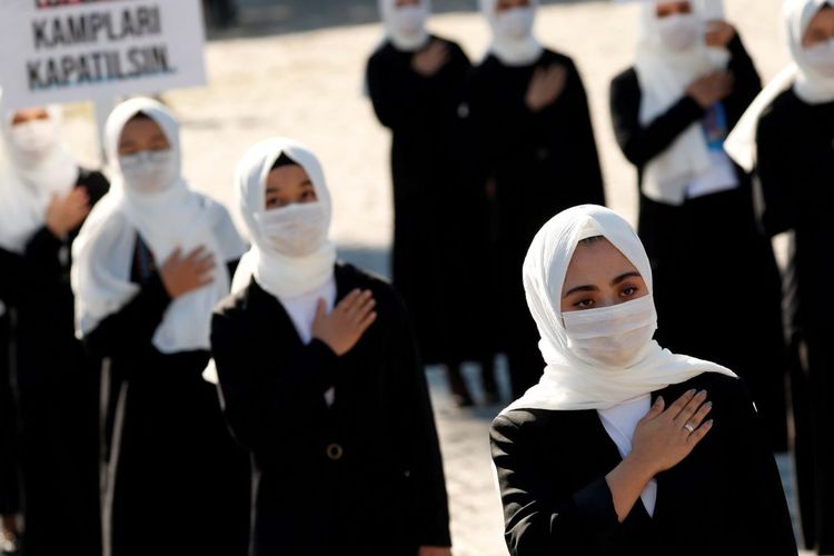 Wanita Uighur Divonis 14 Tahun Penjara Lantaran Ajari Anak-anak Al Quran