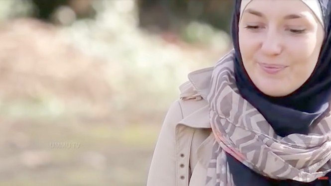 Menangis Usai Tahu Isi Al Quran, Bule Ini Putuskan Jadi Mualaf