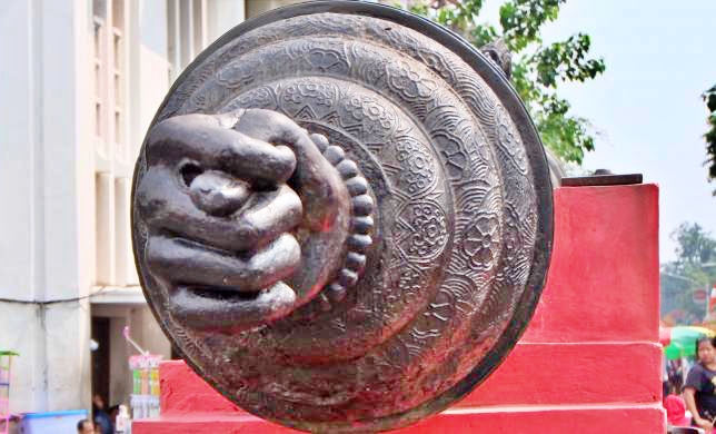 Simbol Tangan Meriam Si Jagur 'Mesum'? Ini Penjelasannya...