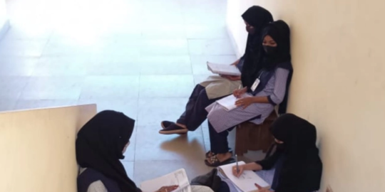 60 Mahasiswi Pilih Pulang gegara Diminta Lepas Jilbab oleh Kampus