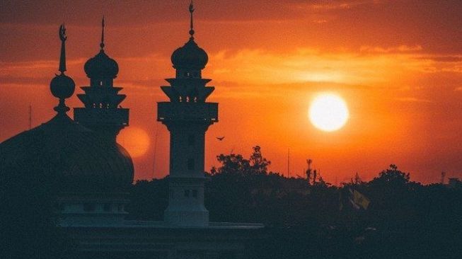 Kominfo Perjelas Televisi Tidak Harus Ganti Azan dengan Running Text, Tergantung Lembaga Penyiaran Masing-masing