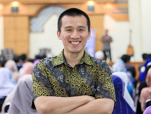 Cerita Ustadz Felix Siauw Akui Sulit Lepas dari Bayangan Yesus Saat Sholat: Perlu Pembiasaan...